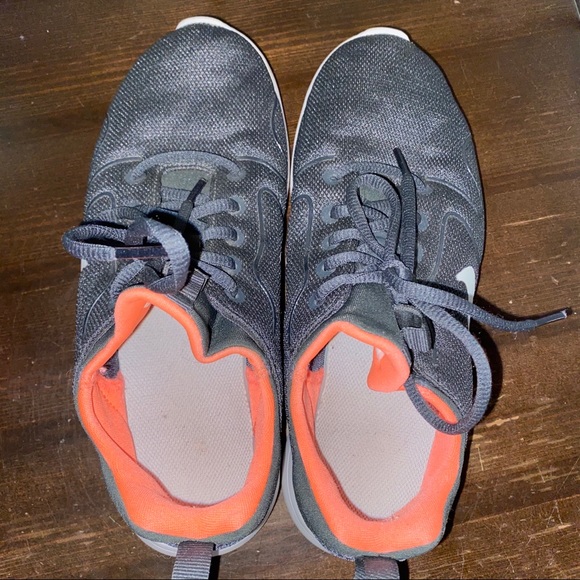 Nike - Picture 2 of 3